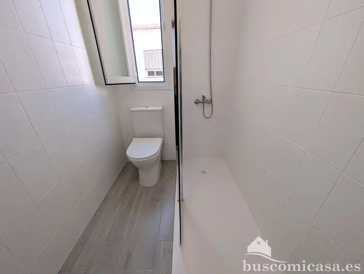 Baño de Piso de alquiler en Linares con Aire acondicionado, Calefacción y Terraza