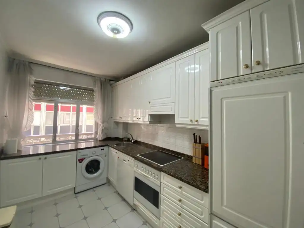 Piso con terraza en alquiler en RODRIGUEZ FABRES, imagen 5