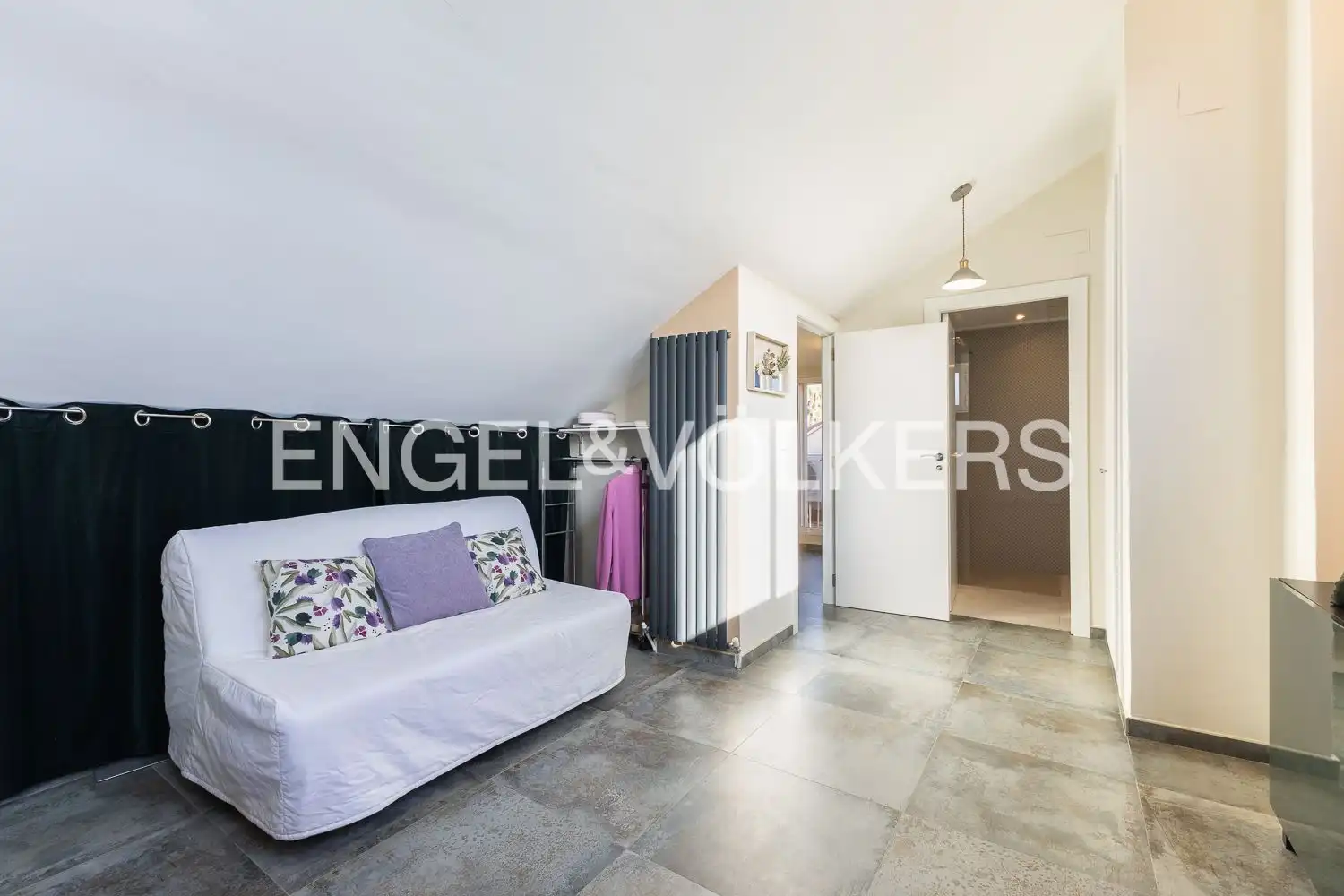 Bedroom of Houses for sale in Chiva  with Air Conditioner, Heating and Private garden