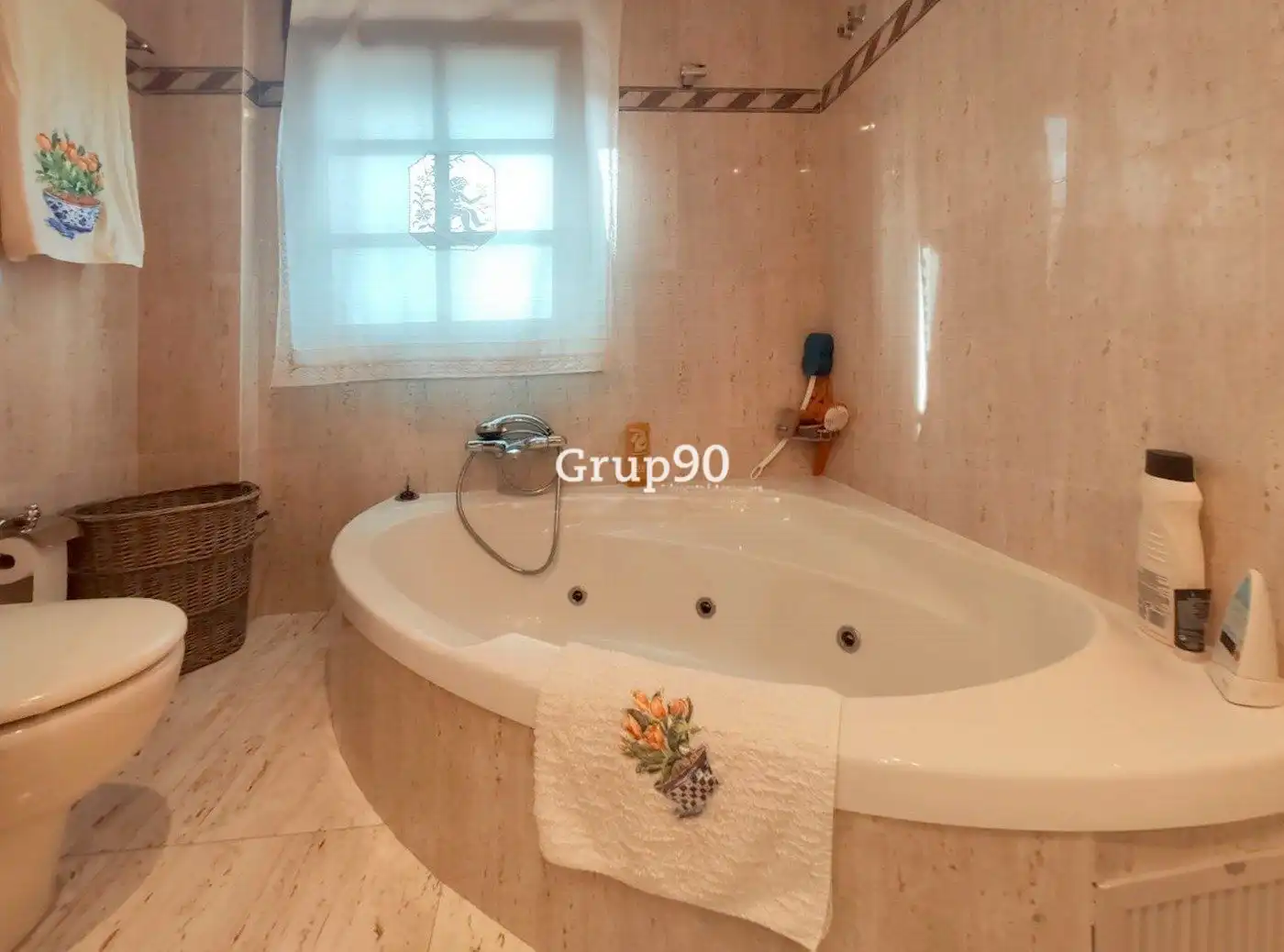 Bany de Finca rústica en venda en Lleida amb Terrassa, Traster i Piscina