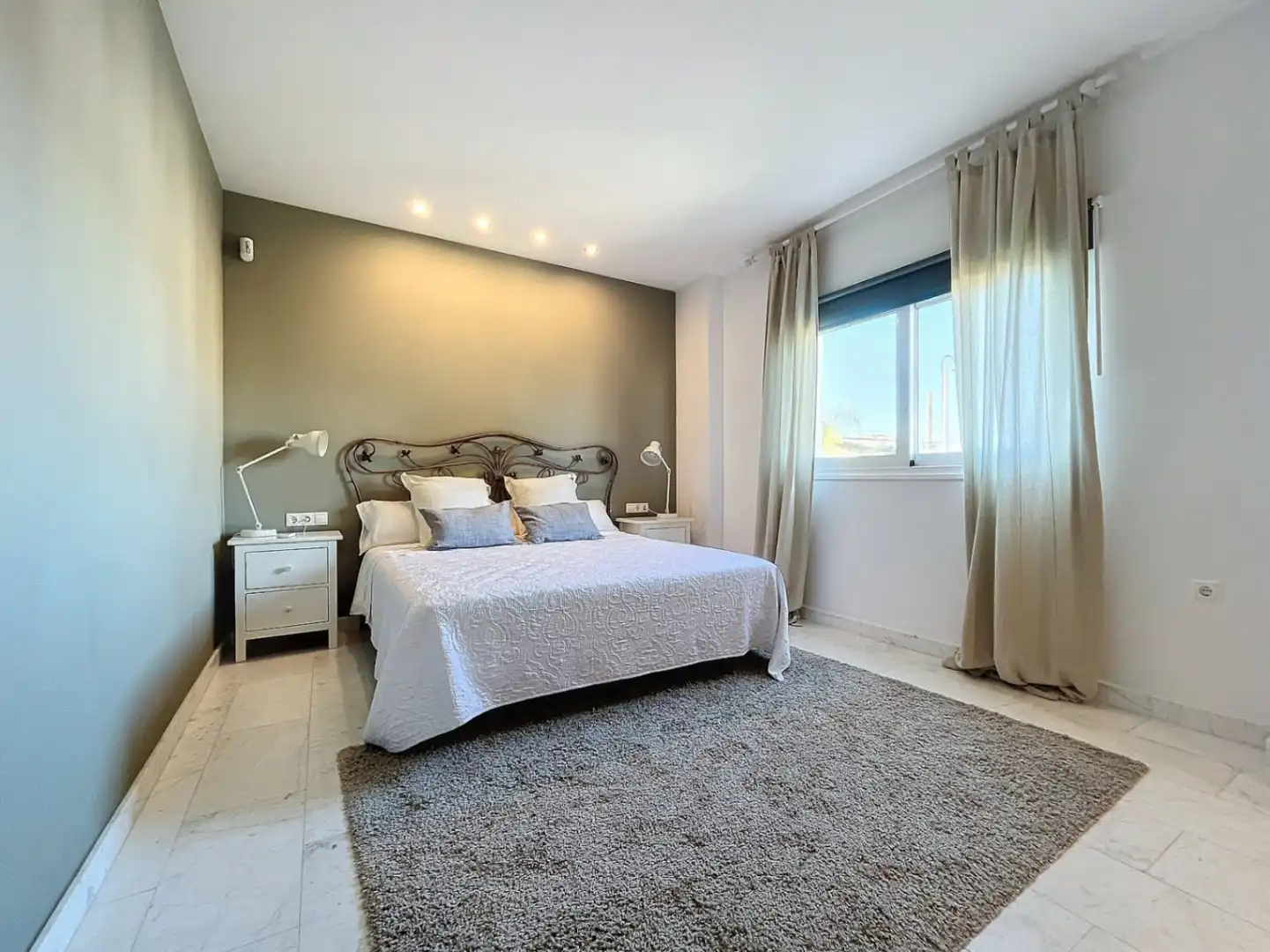 Bedroom of Houses for sale in L'Alfàs del Pi  with Air Conditioner, Heating and Private garden
