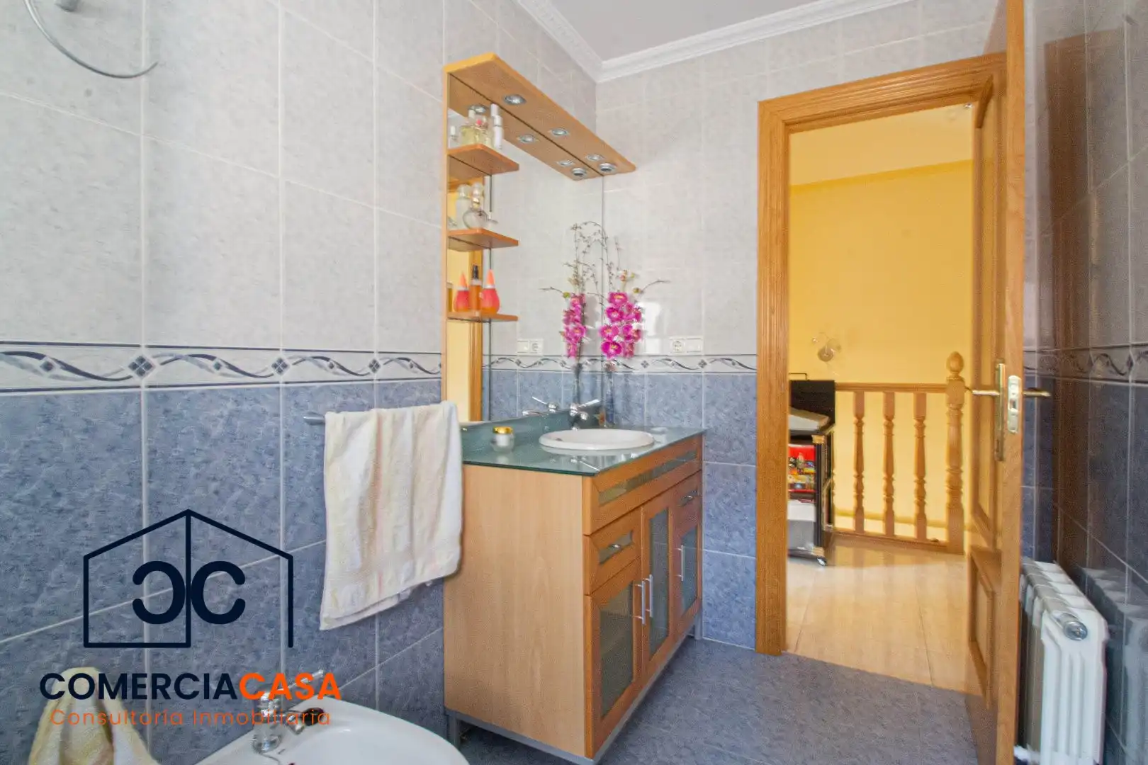 Habitación de Casa adosada en venta en Jun con Aire acondicionado, Calefacción y Terraza