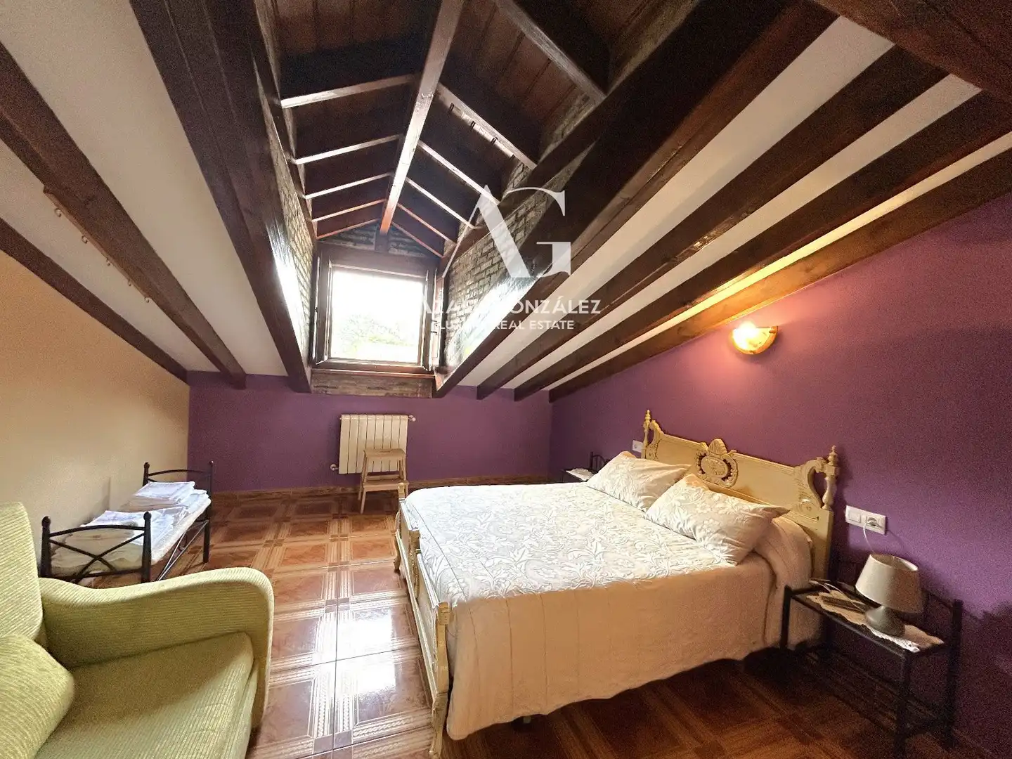 Habitación de Casa adosada en venta en Val de San Vicente  con Calefacción, Terraza y Amueblado