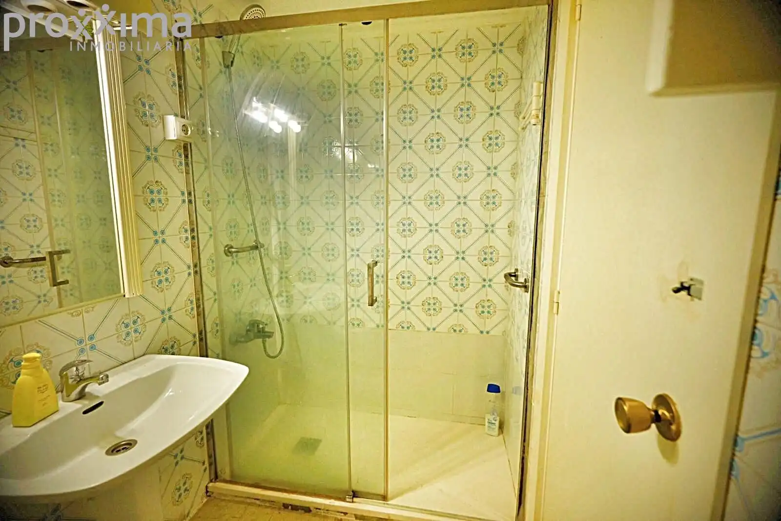 Baño de Piso en venta en Sevilla con Jardín privado, Terraza y Trastero