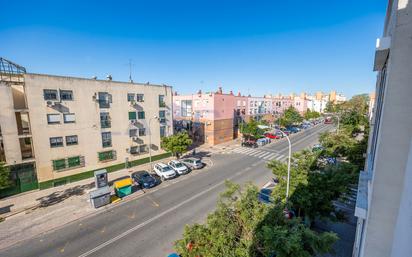 Exterior view of Flat for sale in  Sevilla Capital  with Terrace