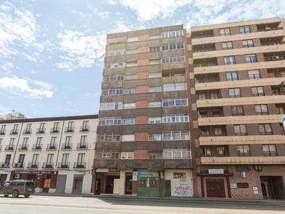 Exterior view of Flat for sale in  Zaragoza Capital  with Terrace