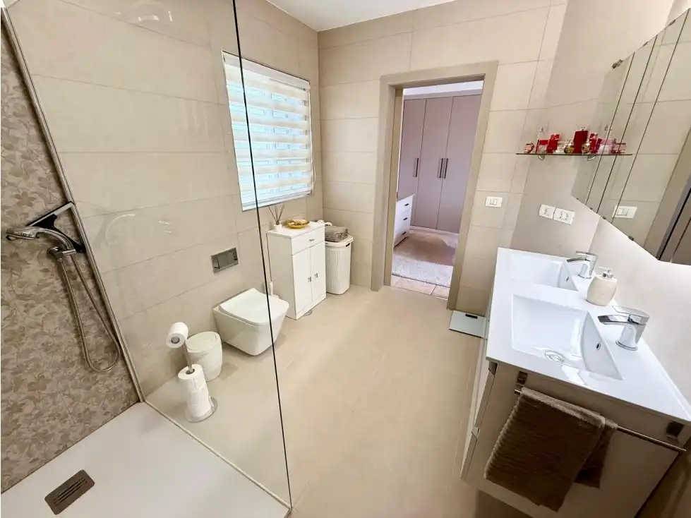 Baño de Casa o chalet en venta en Arona con Terraza, Piscina y Amueblado