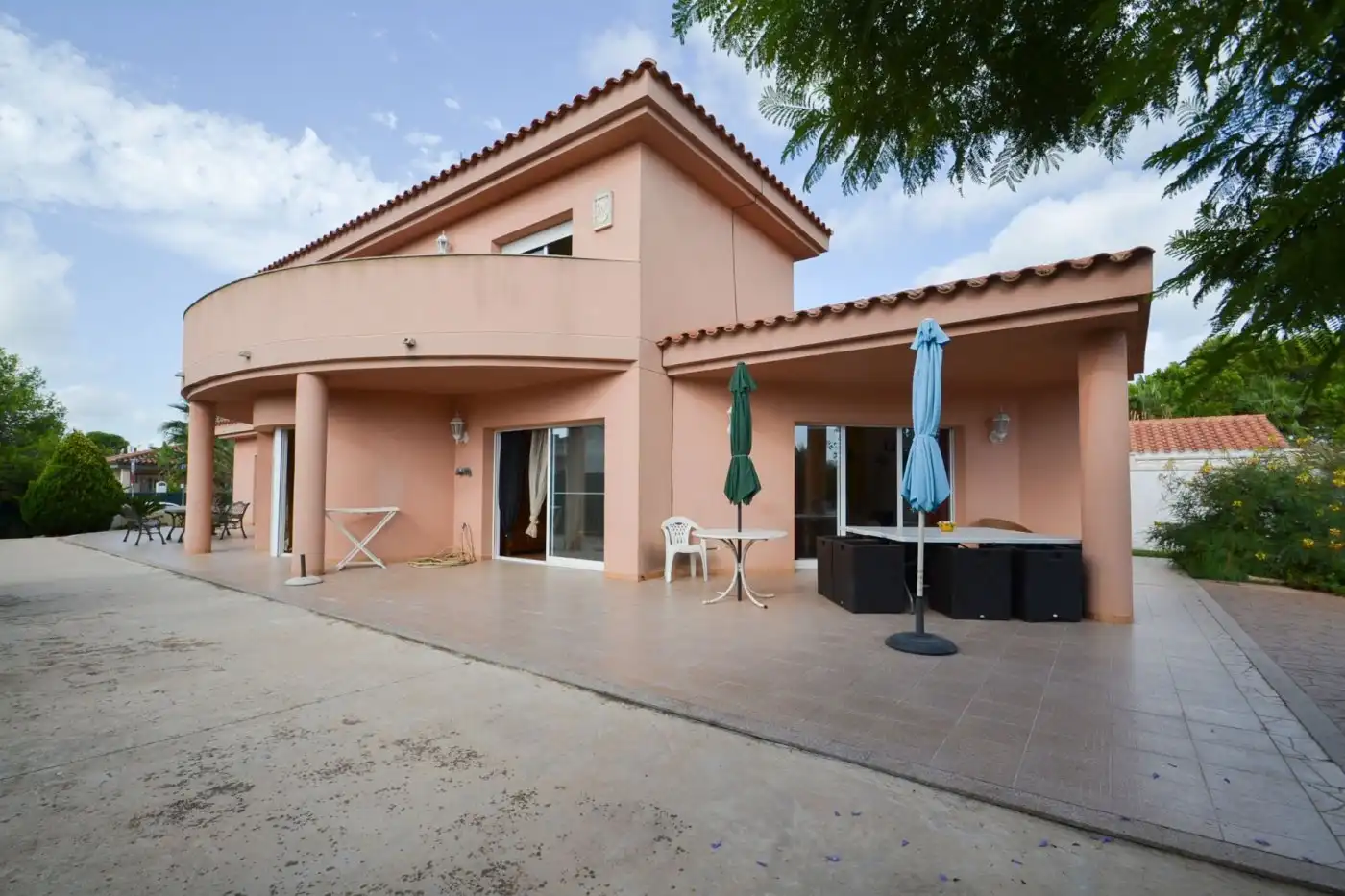 Villa con terrazza in vendita a Deltebre