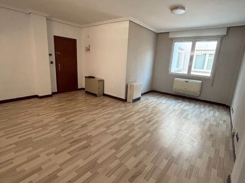 Sala d'estar de Oficina de lloguer en Vitoria - Gasteiz amb Aire condicionat