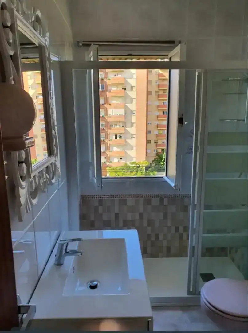 Bathroom of Flat for rent in Santander  with Private garden, Parquet flooring and Storage room