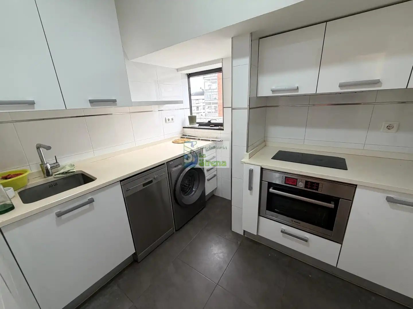 Cocina de Piso en venta en Castro-Urdiales con Calefacción, Terraza y Piscina