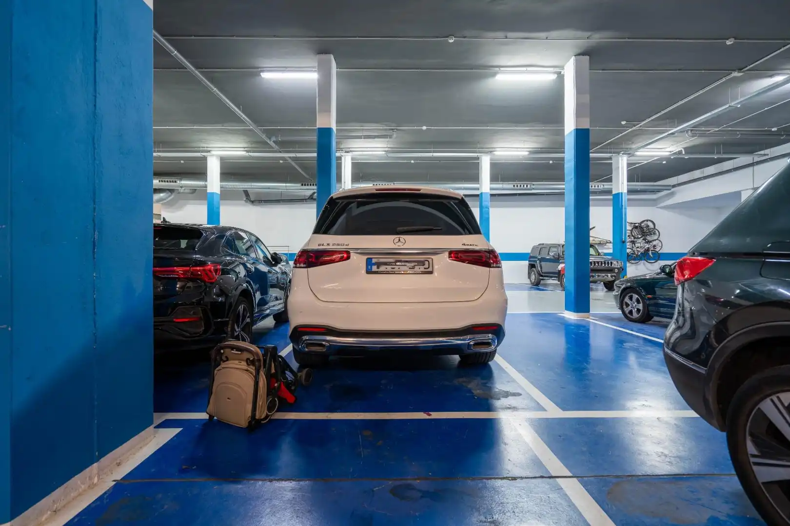 Parking de Piso en venta en Almería con Aire acondicionado, Calefacción y Jardín privado