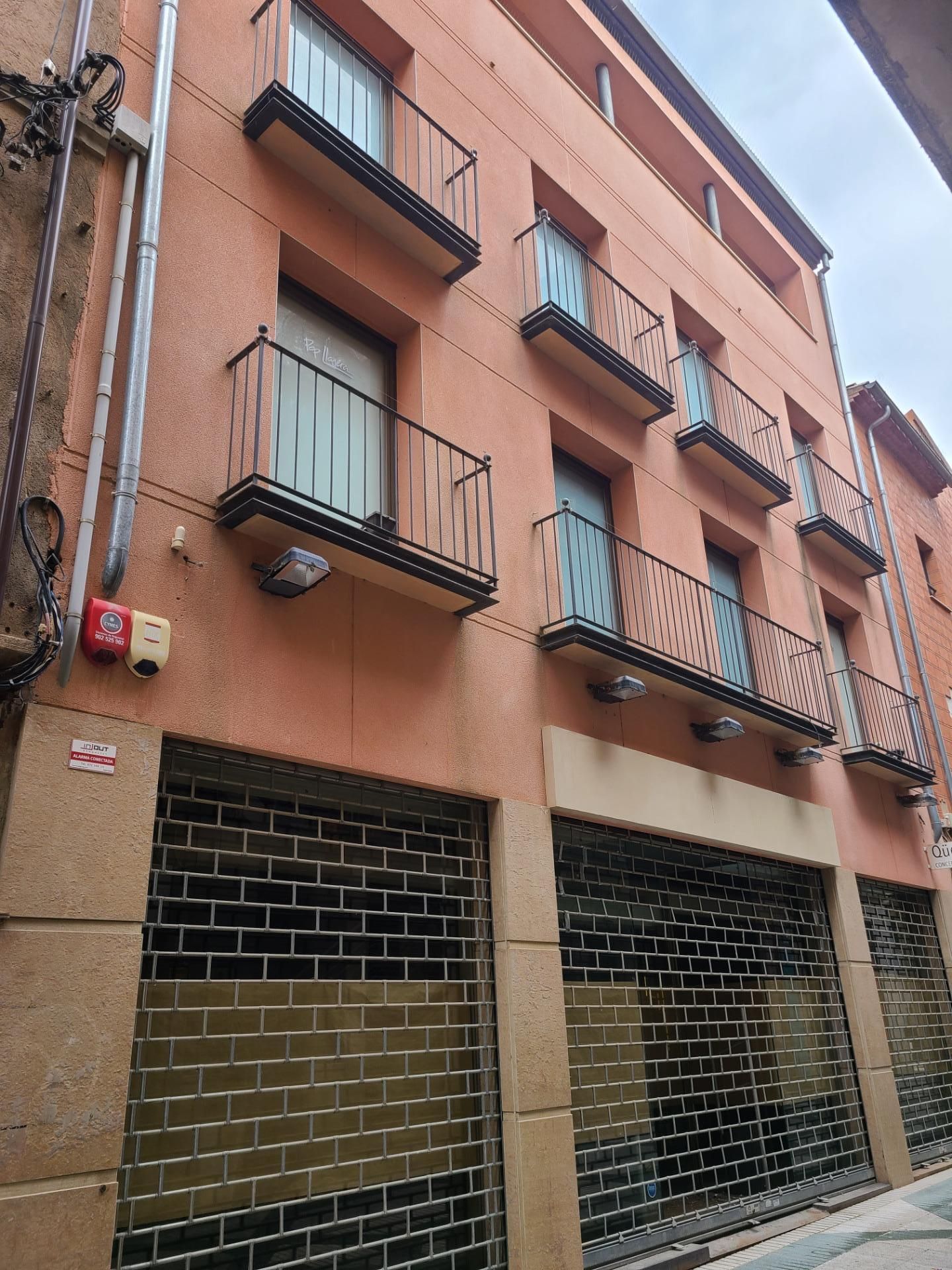 Exterior view of Building for sale in Figueres
