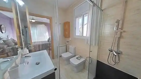 Baño de Casa o chalet en venta en Santa Perpètua de Mogoda con Aire acondicionado, Calefacción y Jardín privado
