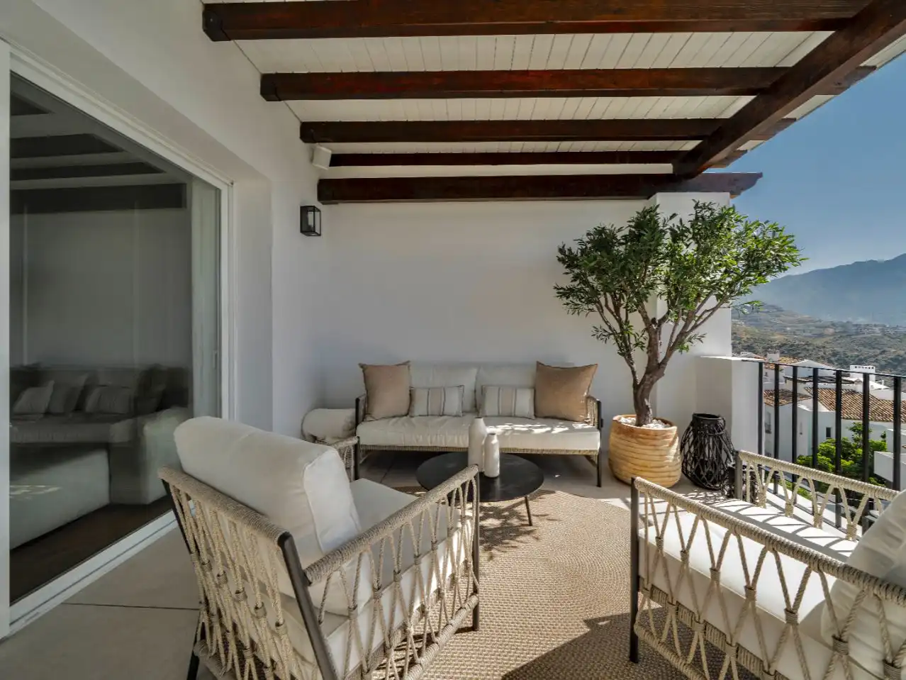 Penthouse with pool for sale in Tomás Pascual 60