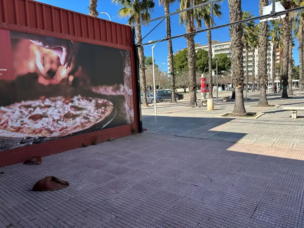 Vista exterior de Local de alquiler en Gandia con Terraza y Alarma