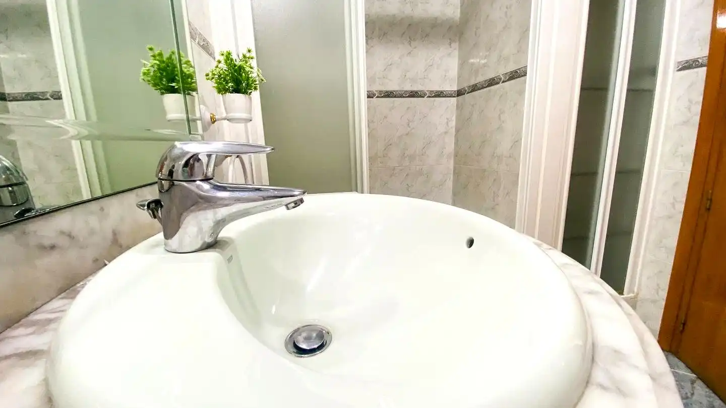 Badezimmer von Wohnung zur Miete in Arganzuela