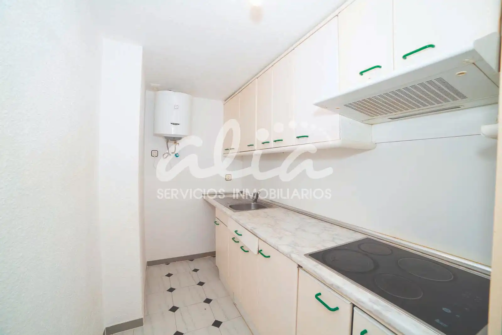 Kitchen of Flat for sale in Pinto  with Air Conditioner, Heating and Terrace