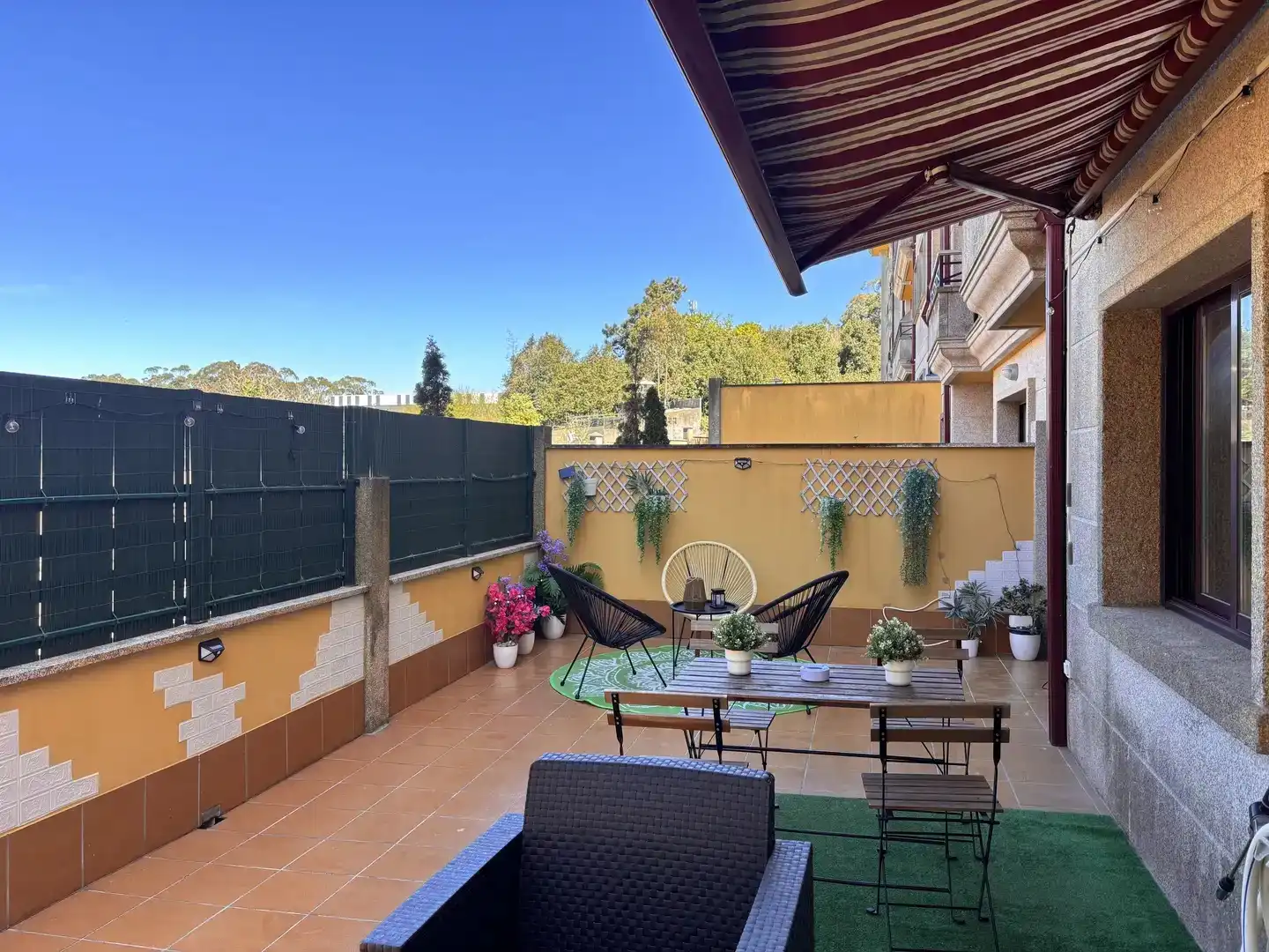 Terrasse von Erdgeschoss zum Verkauf in O Grove   mit Klimaanlage, Heizung und Privatgarten
