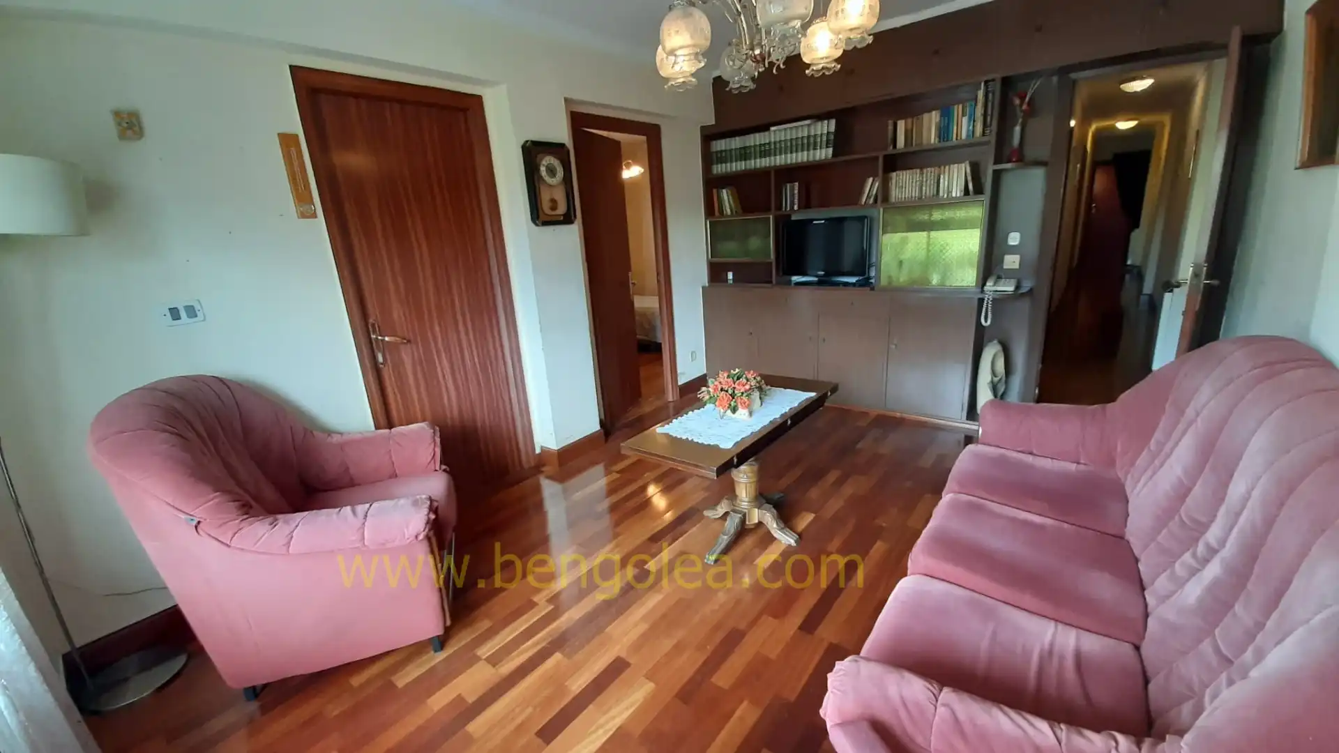 Sala de estar de Piso en venta en Barakaldo  con Terraza, Trastero y Amueblado