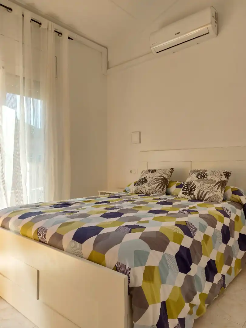 Schlafzimmer von Einfamilien-Reihenhaus zum Verkauf in L'Estartit mit Klimaanlage, Heizung und Terrasse