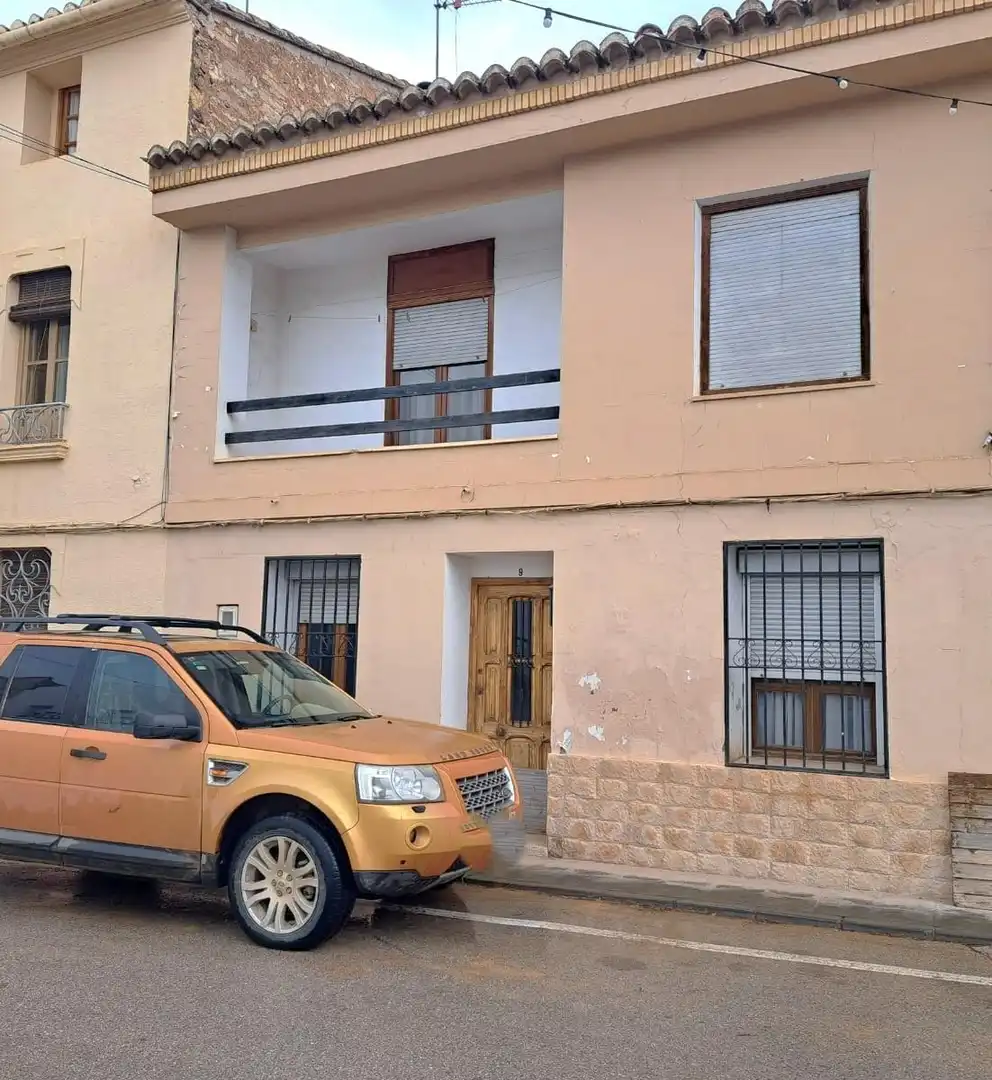 Vista exterior de Casa o chalet en venta en Requena con Terraza