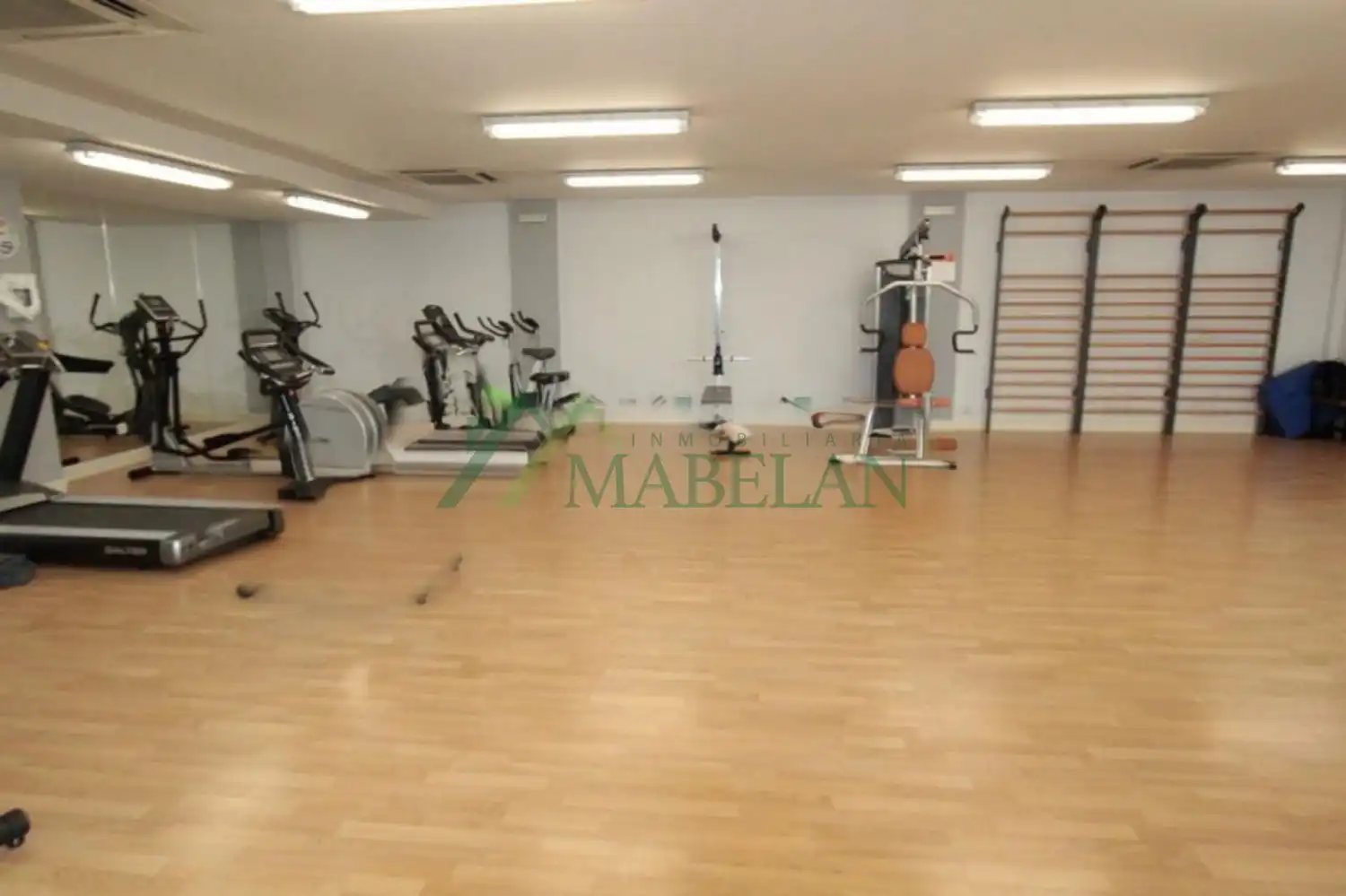 Flat for rent in Madrid  with Air Conditioner, Private garden and Storage room