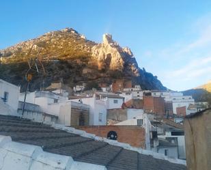 Vista exterior de Casa o xalet en venda en Albanchez de Mágina amb Aire condicionat, Calefacció i Terrassa