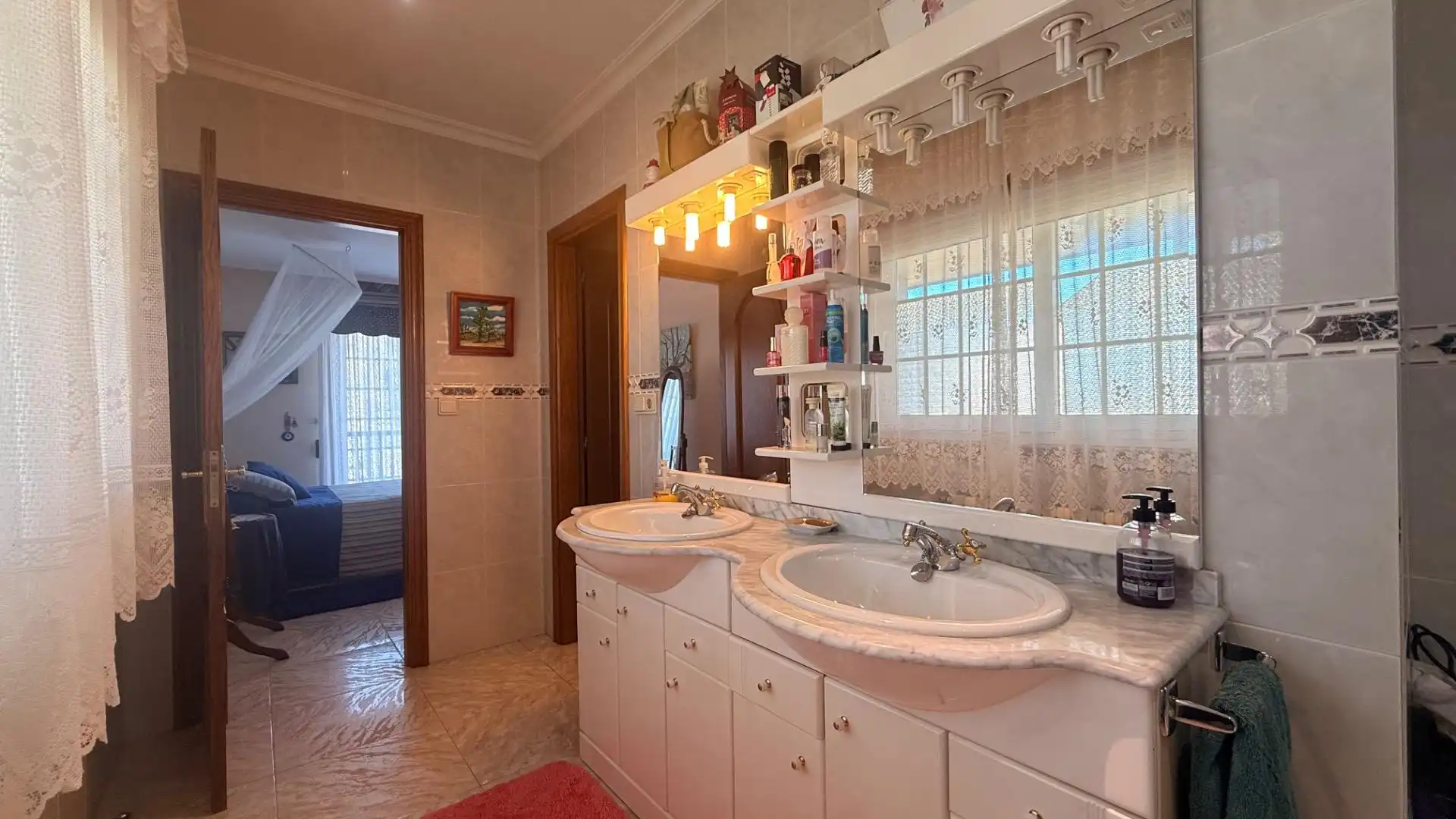 Baño de Casa o chalet en venta en Leiro con Jardín privado, Terraza y Trastero