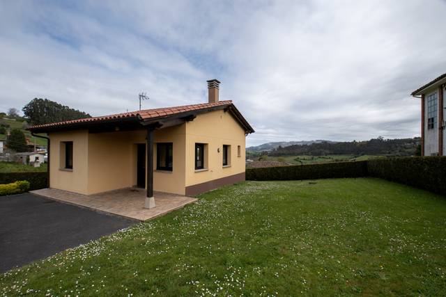 Casa-chalet en Venta en Villaviciosa - la llosa-Camoca en Quintes - Arroes