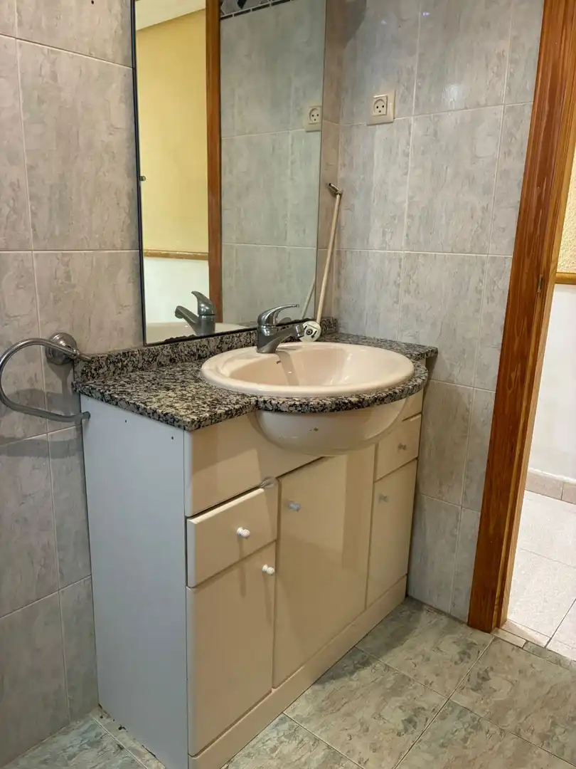 Baño de Piso en venta en Albacete con Calefacción