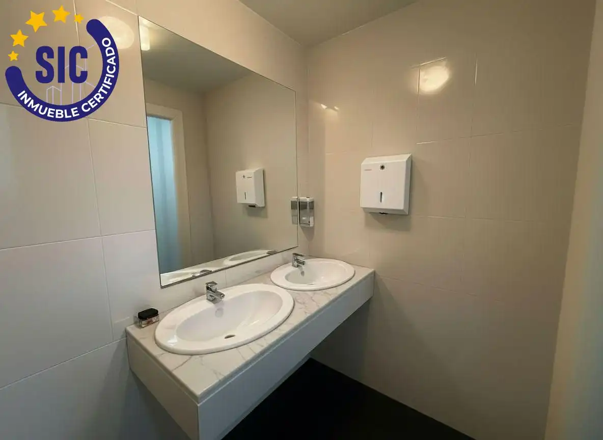 Baño de Local de alquiler en Moncada con Aire acondicionado y Terraza