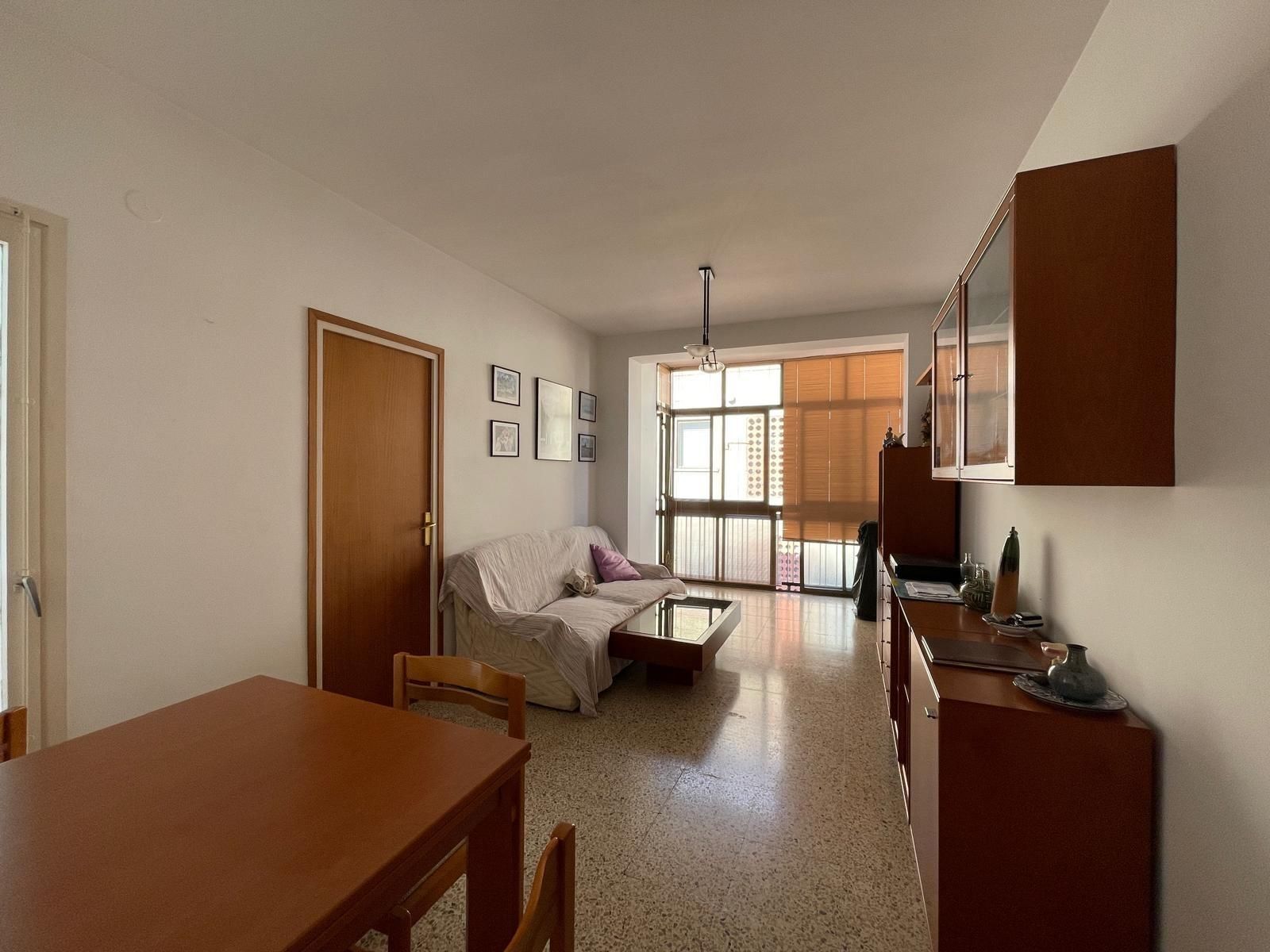 Sala d'estar de Pis en venda en Santa Coloma de Gramenet amb Calefacció i Balcó