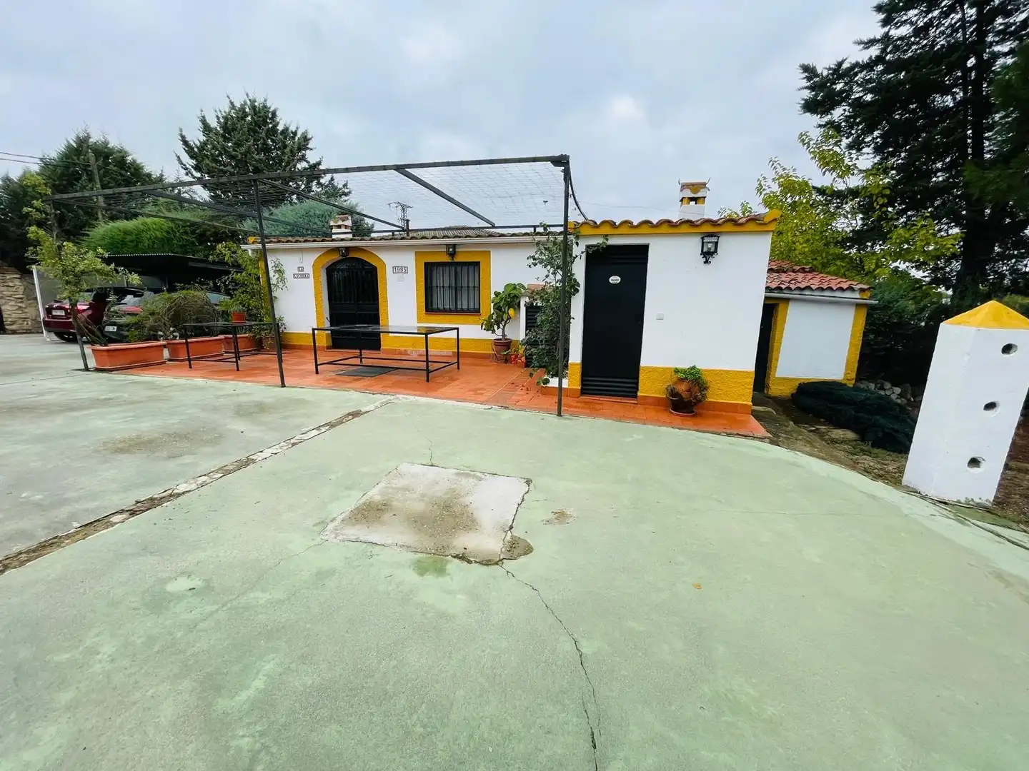 Vista exterior de Casa o chalet en venta en Casar de Cáceres con Aire acondicionado, Jardín privado y Terraza