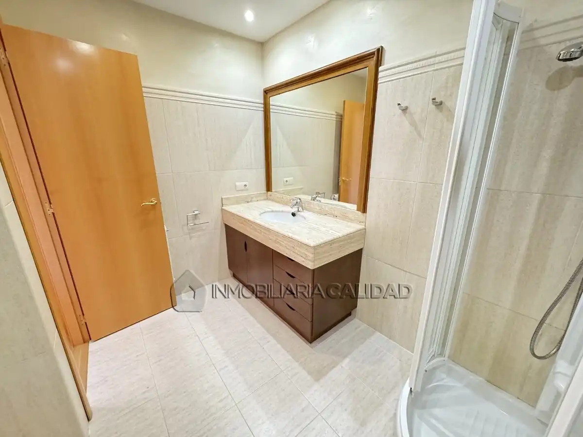 Bathroom of Flat for rent in Burgos  with Heating and Storage room