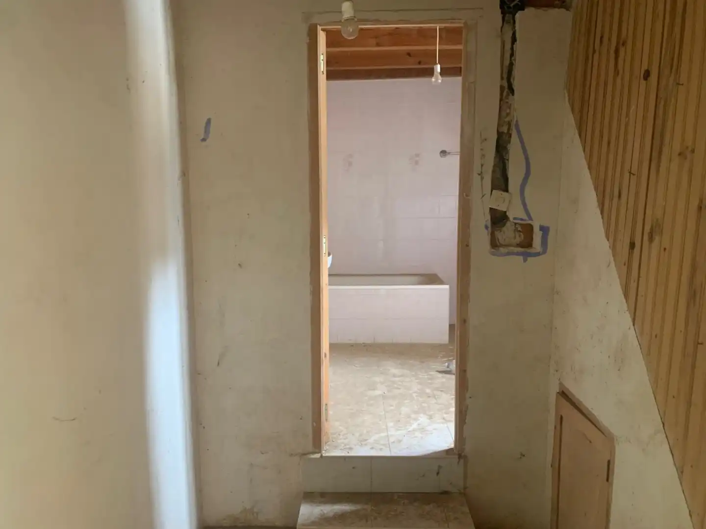 Bathroom of Houses for sale in Bonilla de la Sierra  with Heating and Storage room