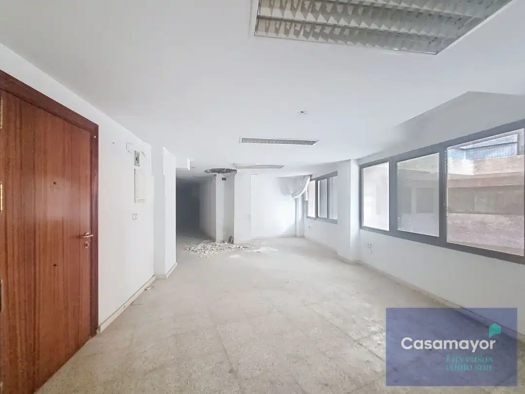 Office space with lift for sale in Carrer Arquebisbe Loaces