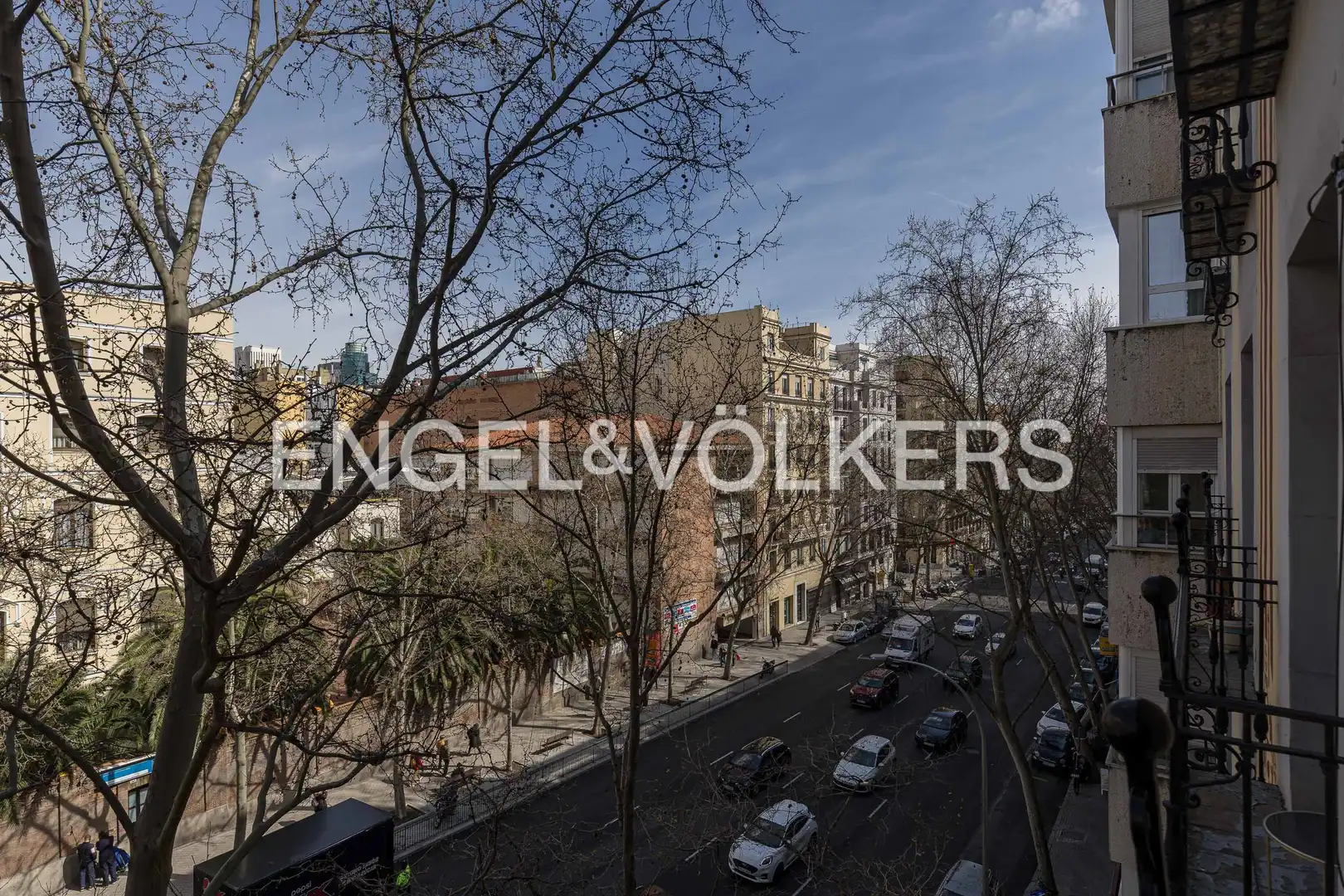 Außenansicht von Wohnung zur Miete in Madrid mit Klimaanlage, Heizung und Parkett
