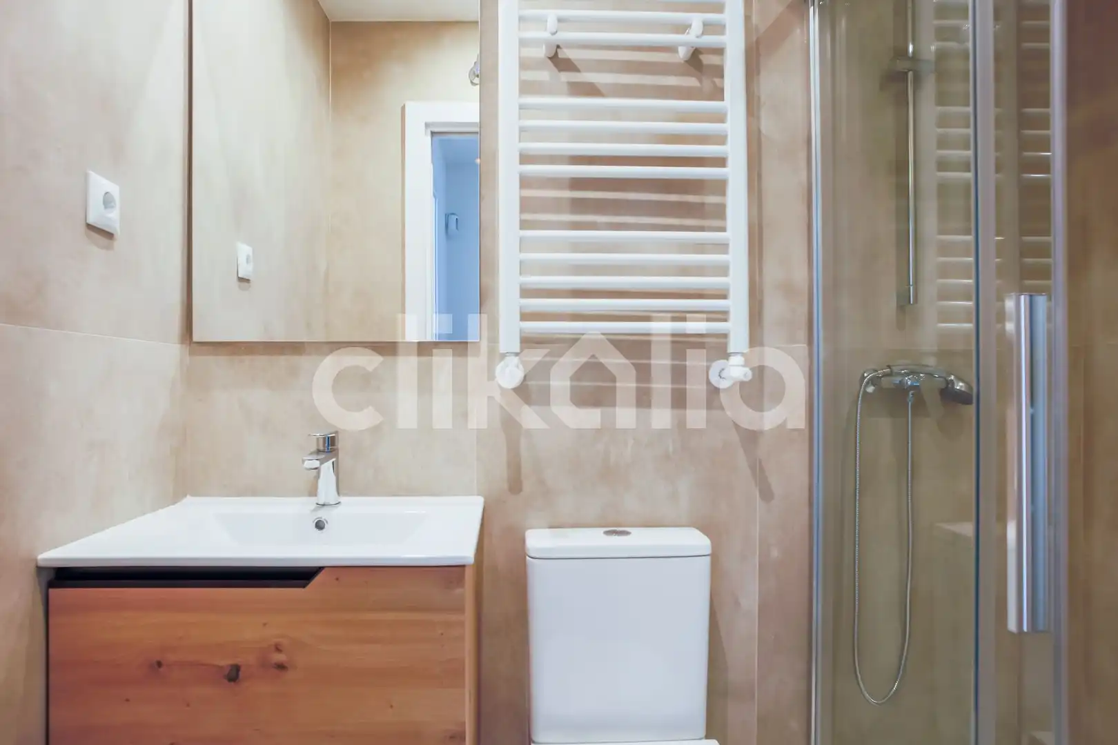 Baño de Piso en venta en Alcobendas con Aire acondicionado, Calefacción y Terraza