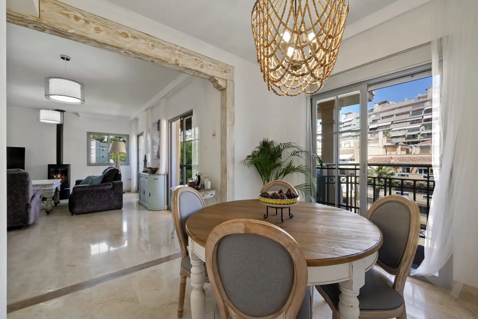 Esszimmer von Einfamilien-Reihenhaus zum Verkauf in Benalmádena mit Klimaanlage, Terrasse und Schwimmbad