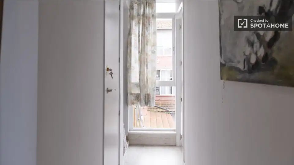 Balcony of Flat for rent in Madrid  with Air Conditioner, Heating and Furnished