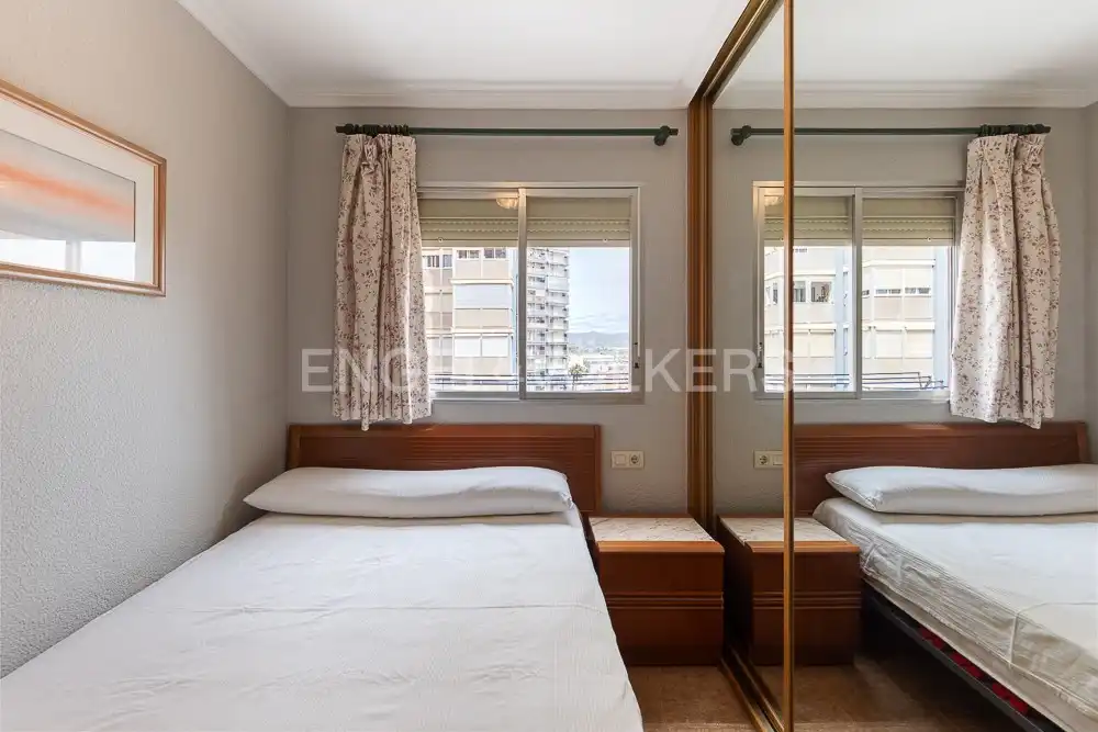 Schlafzimmer von Wohnung zur Miete in La Pobla de Farnals mit Klimaanlage, Heizung und Privatgarten