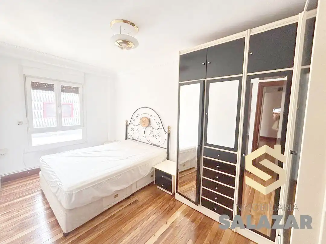 Bedroom of Flat for rent in Bilbao   with Heating
