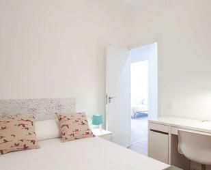 Bedroom of Flat to share in  Barcelona Capital  with Air Conditioner, Heating and Terrace