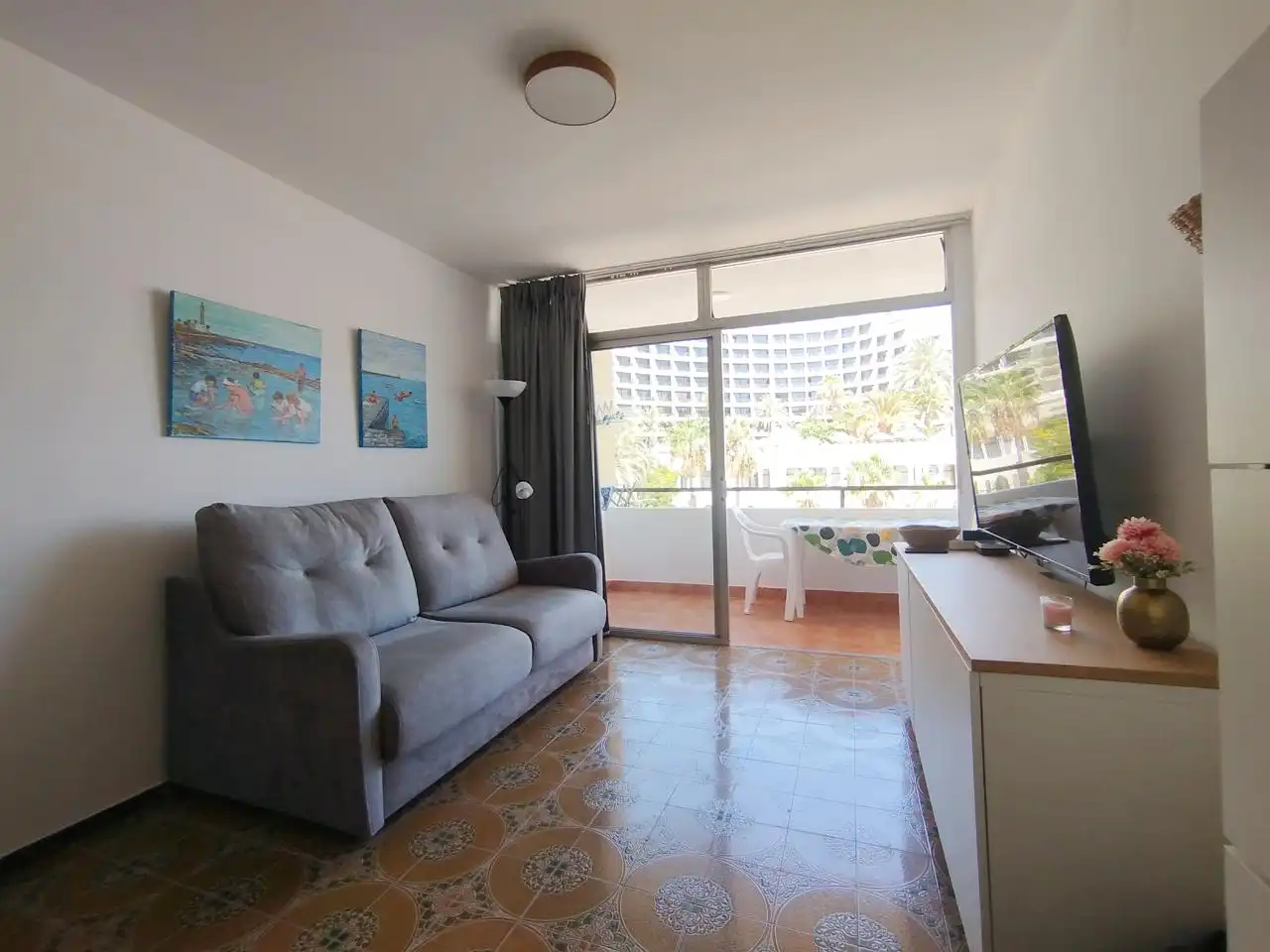 Sala d'estar de Apartament de lloguer en San Bartolomé de Tirajana amb Moblat, Balcó i Internet