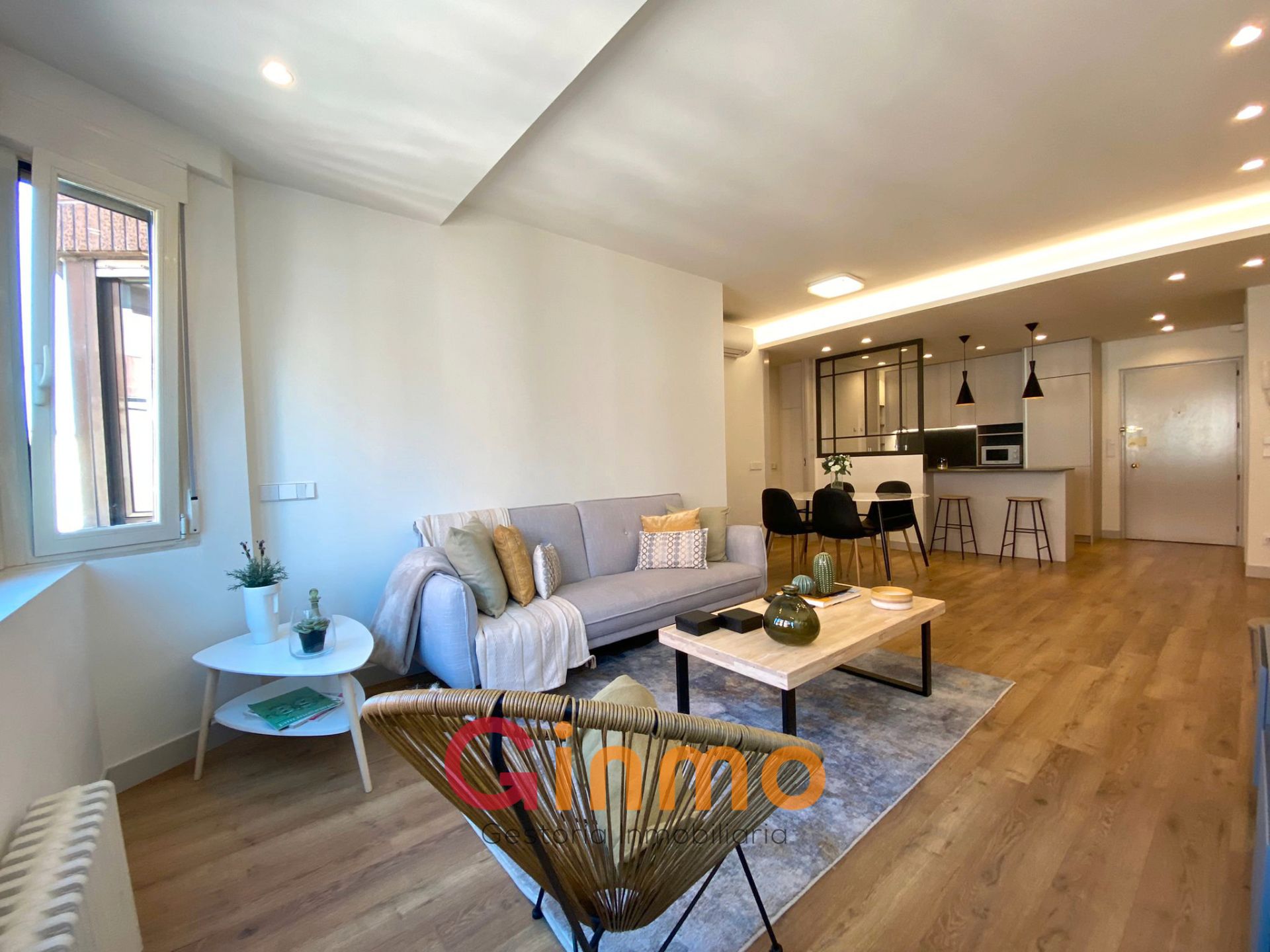 Living room of Apartment to rent in  Madrid Capital  with Air Conditioner, Heating and Furnished