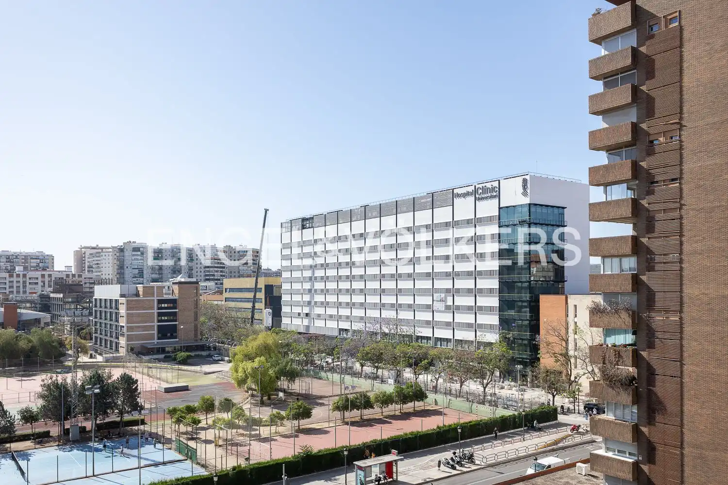 Vista exterior de Piso en venta en Valencia con Calefacción y Terraza
