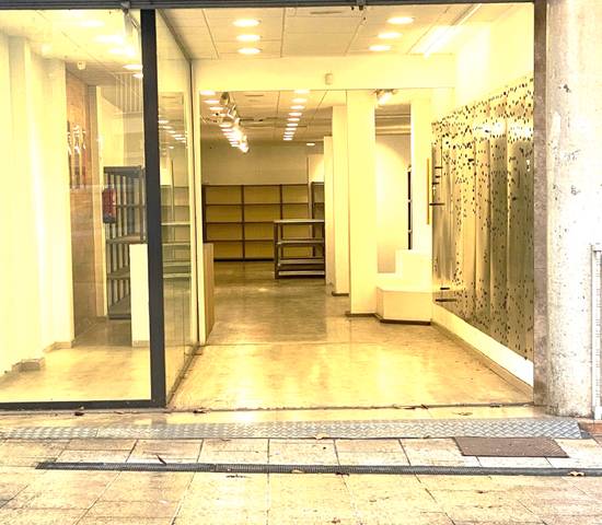 Local comercial en Alquiler en Plaça d'Enric Granados en Catalunya - Fontetes