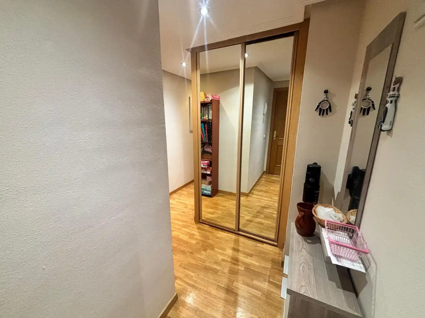 Piso en venta en Oviedo  con Calefacción, Parquet y Trastero