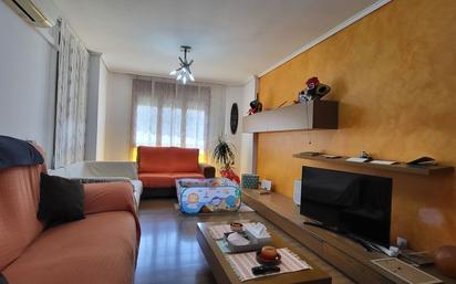 Sala d'estar de Pis en venda en Deltebre amb Aire condicionat i Terrassa